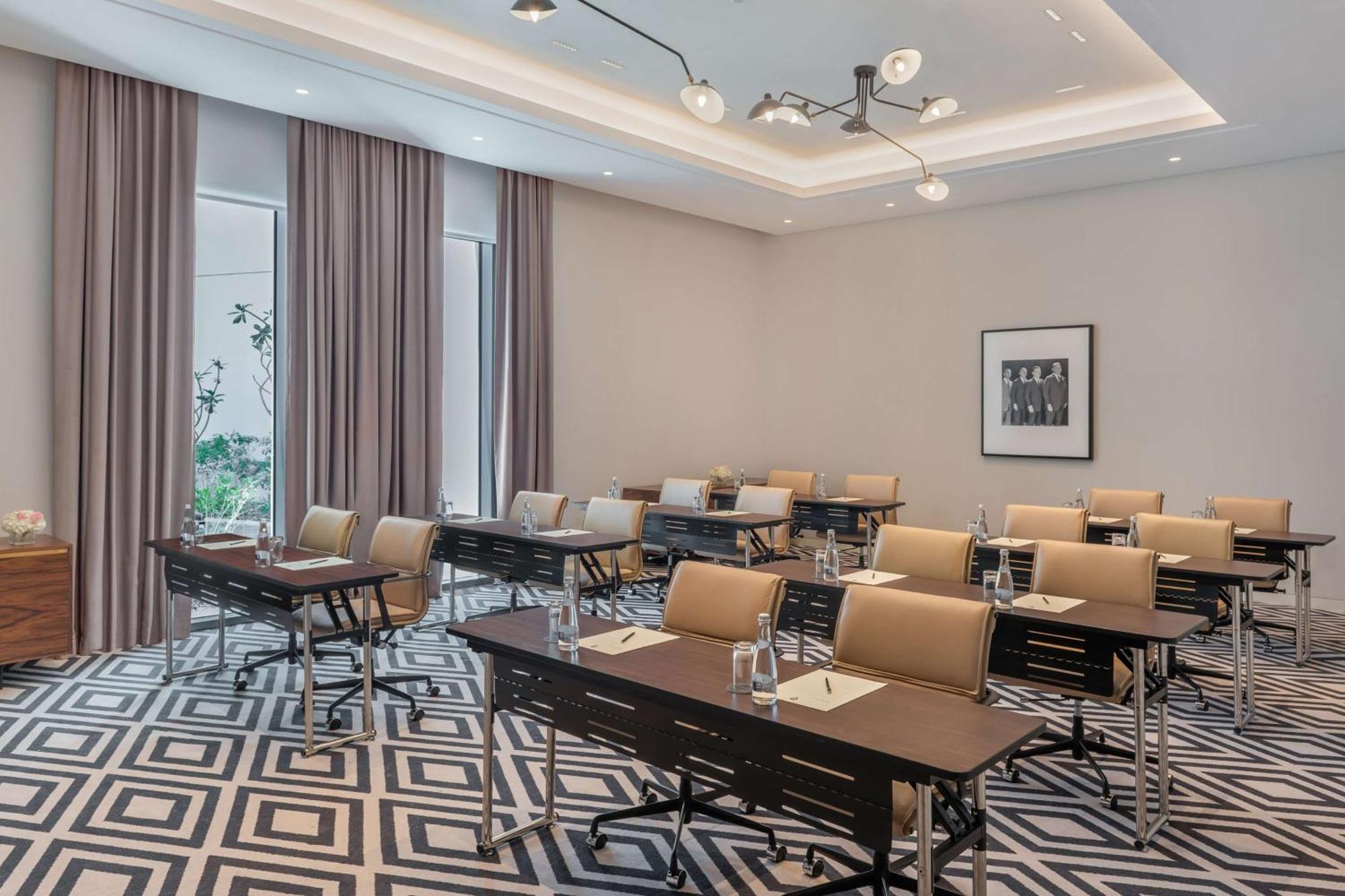 The Wb Abu Dhabi, Curio Collection By Hilton Hotel 5*