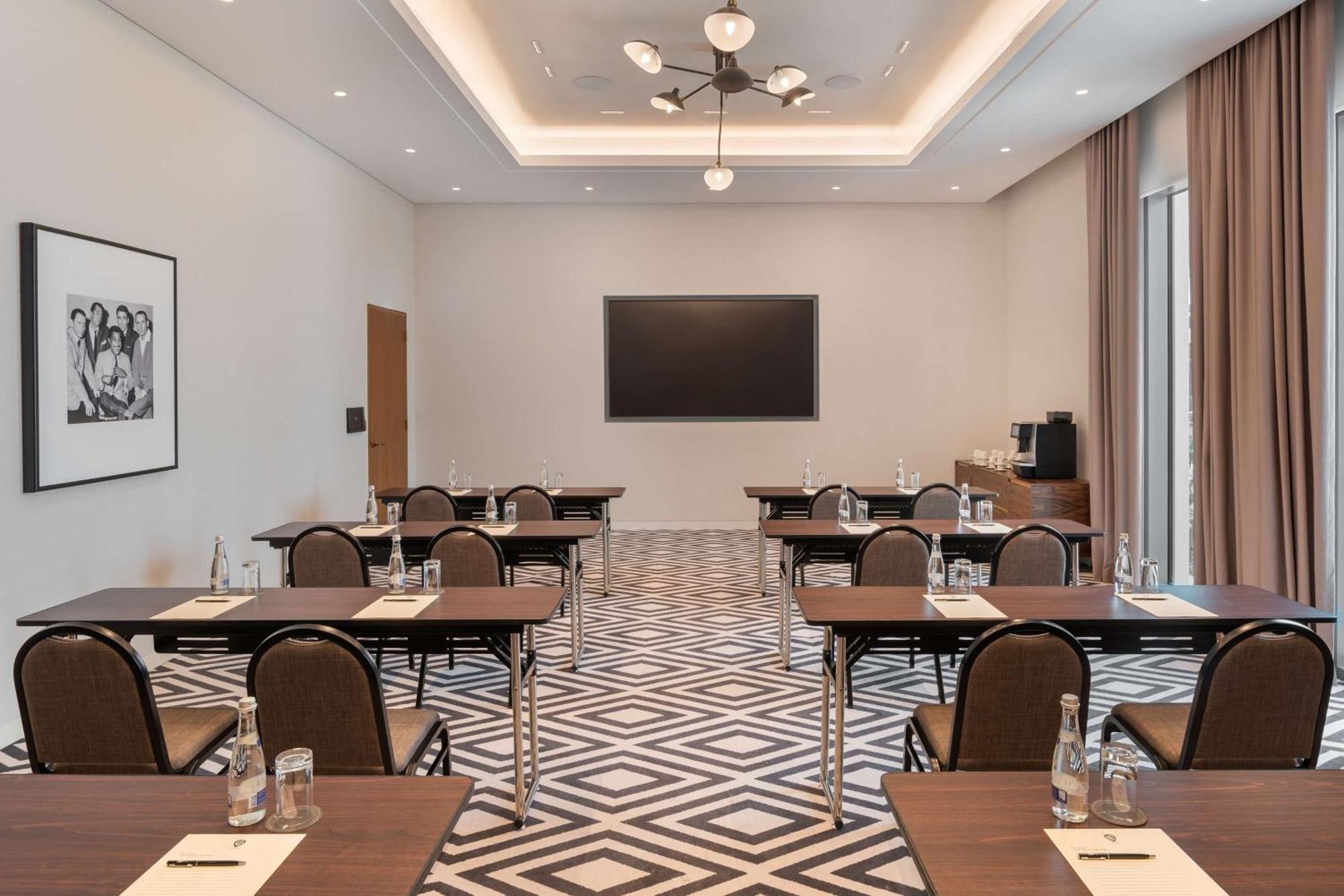 The Wb Abu Dhabi, Curio Collection By Hilton Abu Dhabi